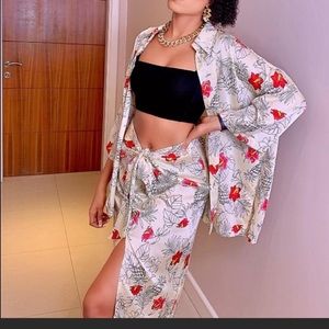 NWT  Zara Floral hawaii skirt